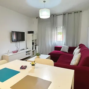 Triana Roomable Apartamento